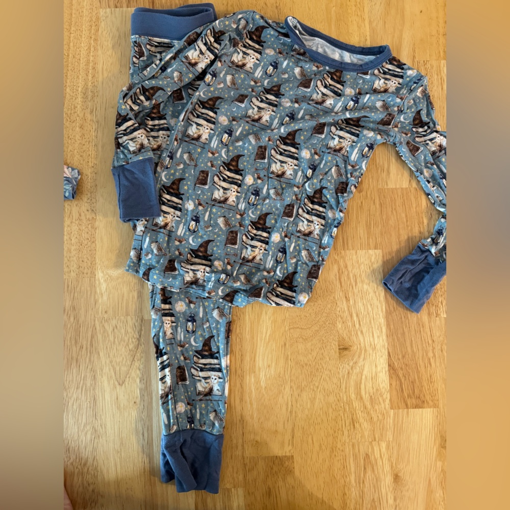 Kindthing toddler pajamas. Harry Potter limited edition-Bamboo pajamas. Size 5-6